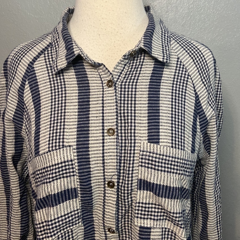 Umgee USA Long Sleeve Button Down Shirt Lace Back Blue White S